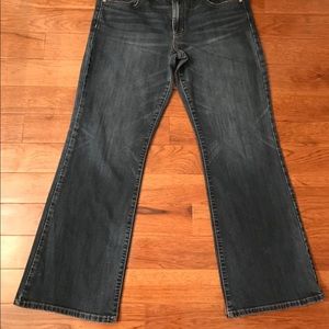 American Eagle women’s Favorite Boyfriend Jeans 14